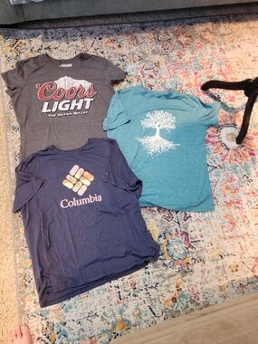 Three Womens Graphic Tees Coors Light, Columbia, XL XXL ; Cute Stretchy T-shirts